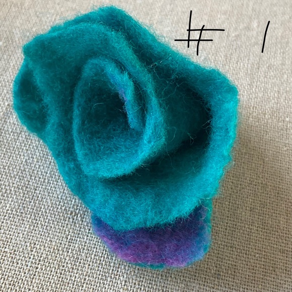 Hand Felted Floral Pins Brooches - Picture 8 of 12